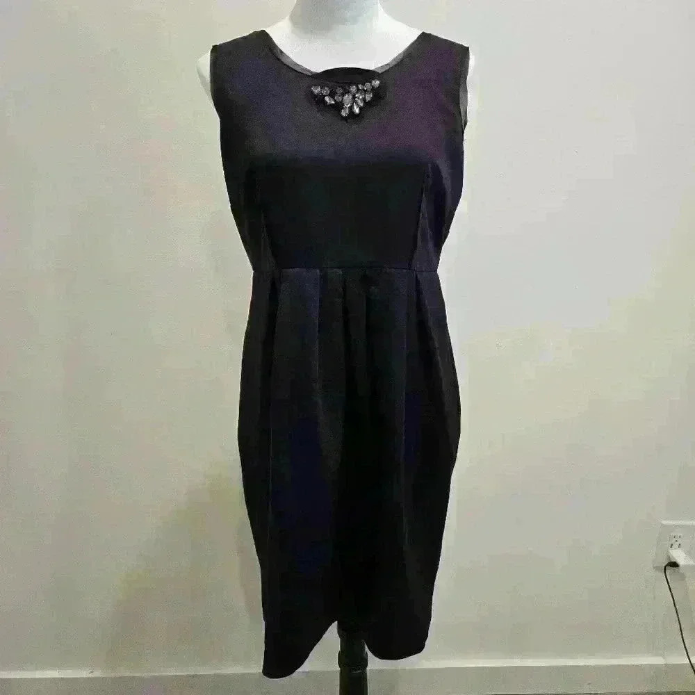 Simply Vera Wang Cocktail Dress Size 12 Purple Sheath Sleeveless Satin Jeweled
